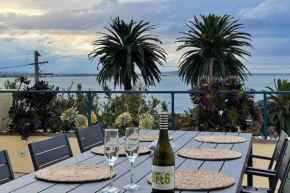 Waterfront Sub-Penthouse with Beach View, Geelong